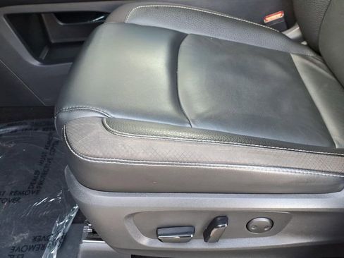 Used 2023 Nissan Pathfinder SL FWD image 7