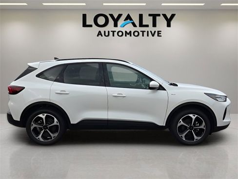 Used 2025 Ford Escape ST-Line Elite w/ Class II Trailer Tow Package image 6