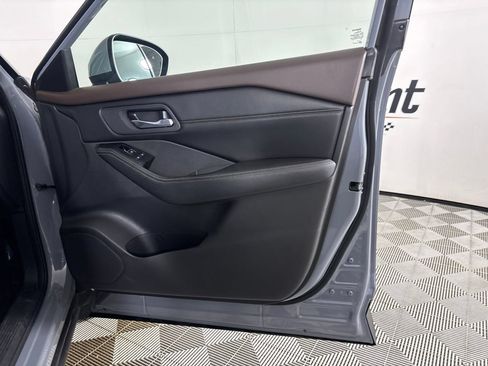 Used 2023 Nissan Rogue SL AWD/4WD image 30