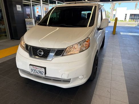 Used 2019 Nissan NV200 SV w/ Back Door Glass Package FWD image 2