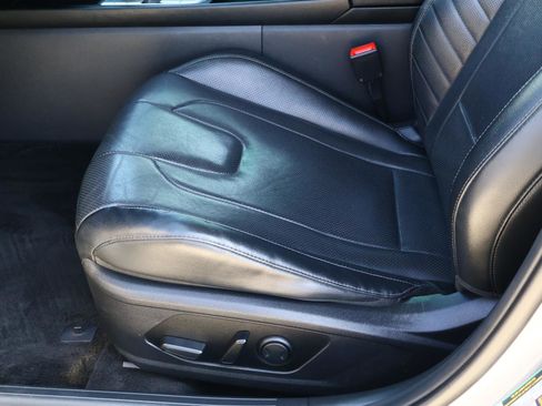 Used 2023 Hyundai Elantra Limited w/ Cargo Package FWD image 14
