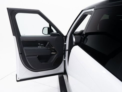 Used 2023 Land Rover Range Rover SV image 10