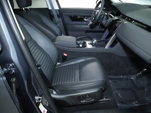 Used 2025 Land Rover Discovery Sport S image 29
