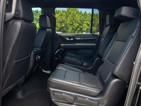Used 2023 GMC Yukon XL Denali AWD/4WD image 11