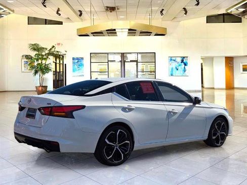 Certified 2024 Nissan Altima 2.5 SR FWD image 5