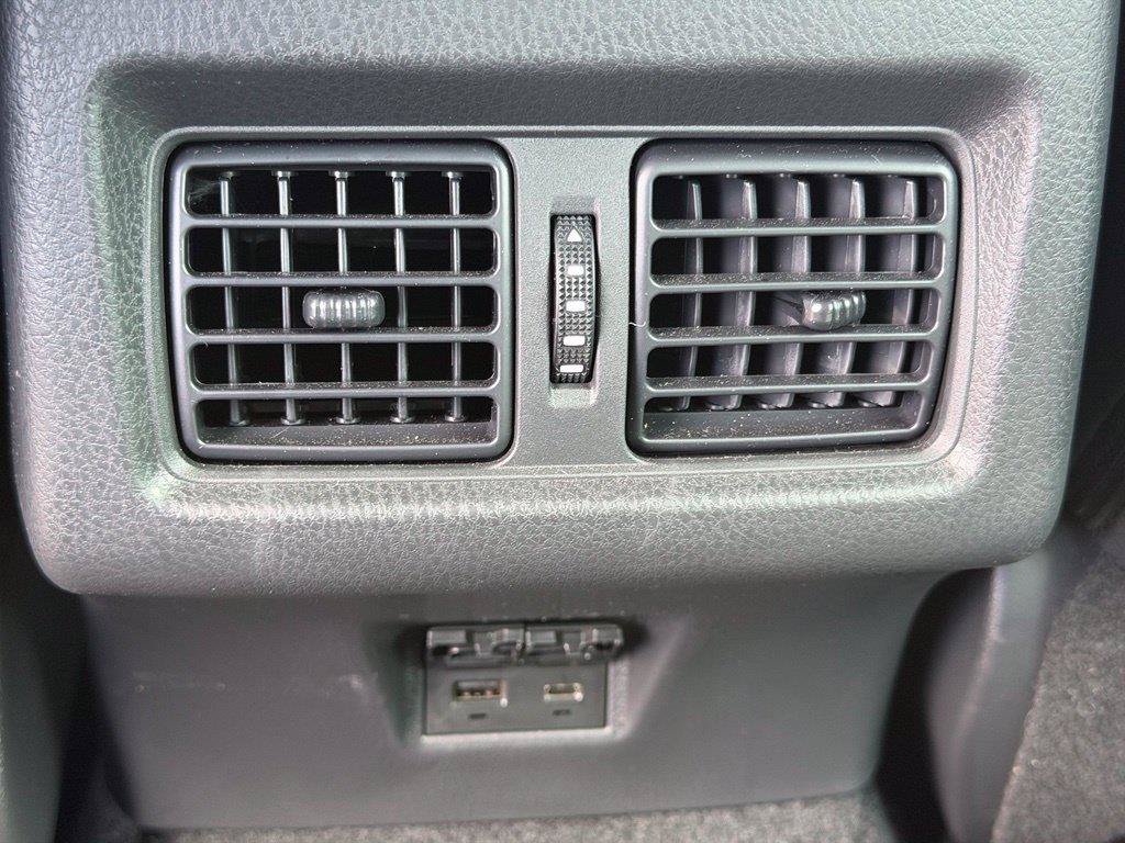 Used 2025 Toyota Camry XSE FWD image 14