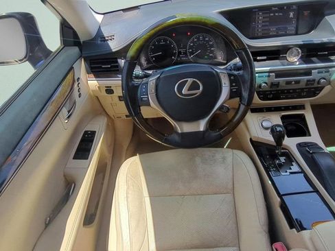 Used 2015 Lexus ES 350 w/ Luxury Package image 11