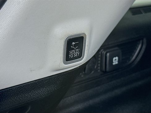 Used 2023 Jeep Grand Cherokee 4WD 4xe image 31