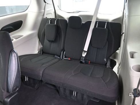 Used 2022 Chrysler Voyager LX FWD image 25