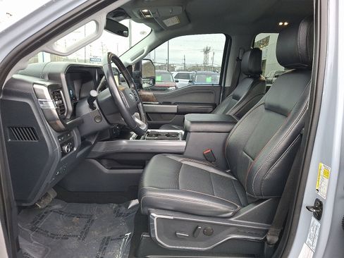 Used 2024 Ford F250 Lariat w/ Black Appearance Package image 13