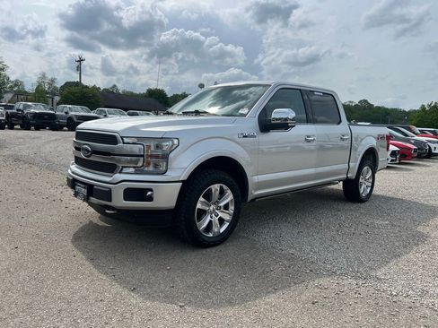 Used 2018 Ford F150 Platinum w/ Equipment Group 701A Luxury AWD/4WD image 4