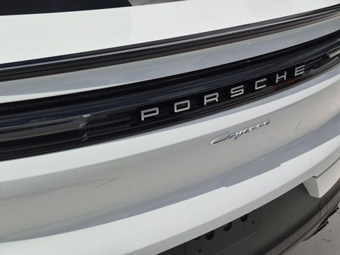 New 2026 Porsche Cayenne Coupe AWD/4WD image 13