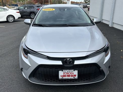 Used 2021 Toyota Corolla LE image 3