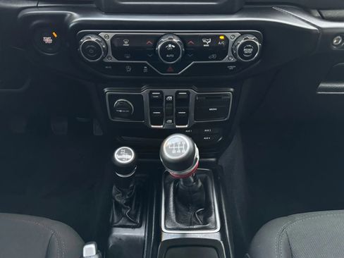 Used 2022 Jeep Gladiator Sport image 34