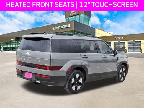 Used 2025 Hyundai Santa Fe SEL FWD image 5