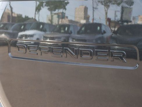 New 2026 Land Rover Defender 110 X-Dynamic SE image 12