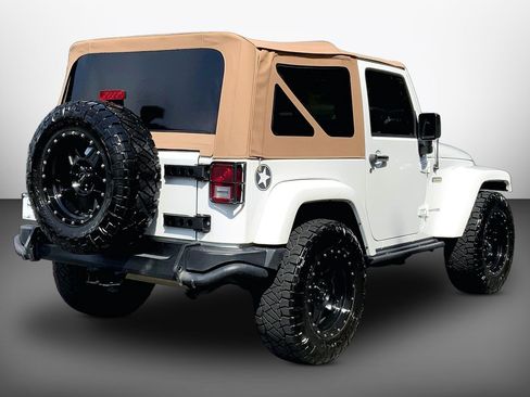 Used 2018 Jeep Wrangler Sport AWD/4WD image 14