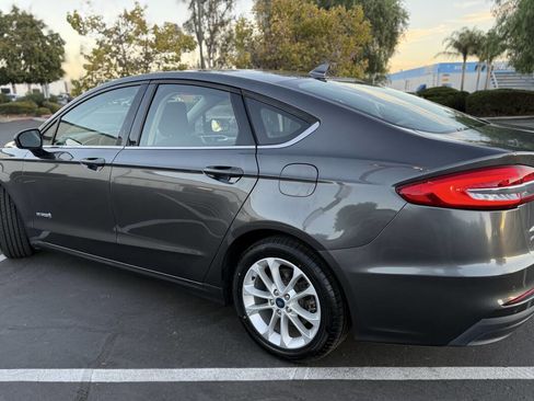 Used 2019 Ford Fusion SE image 6
