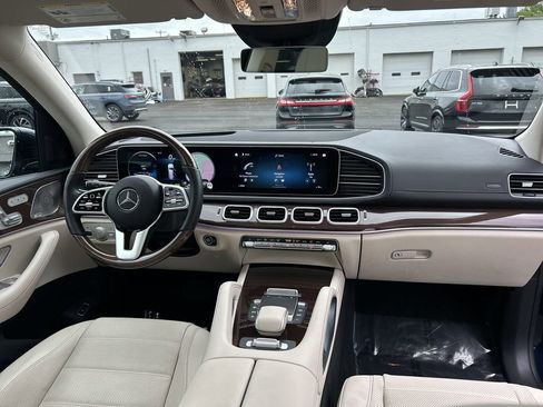 Used 2022 Mercedes-Benz GLS 450 4MATIC image 22