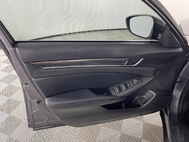 Used 2018 Honda Accord Sport image 15