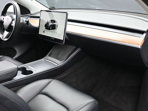 Used 2023 Tesla Model Y Long Range image 39