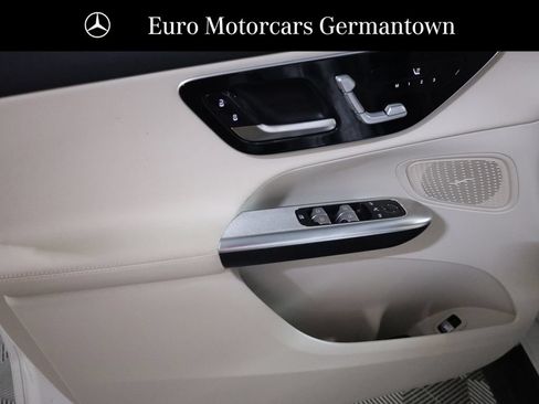 Used 2026 Mercedes-Benz GLC 300 4MATIC image 9