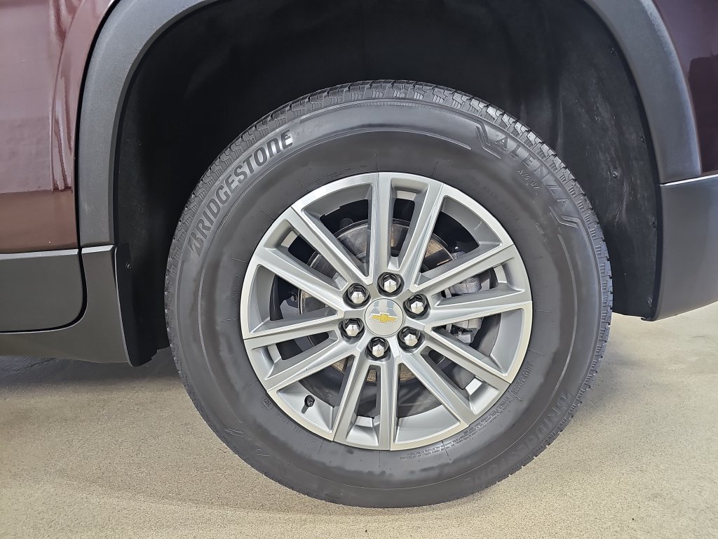 Certified 2023 Chevrolet Traverse LT FWD image 41