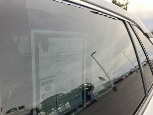 Used 2021 Toyota RAV4 LE image 37