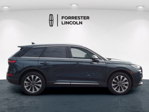 Used 2022 Lincoln Corsair Reserve w/ Equipment Group 201A AWD/4WD image 2