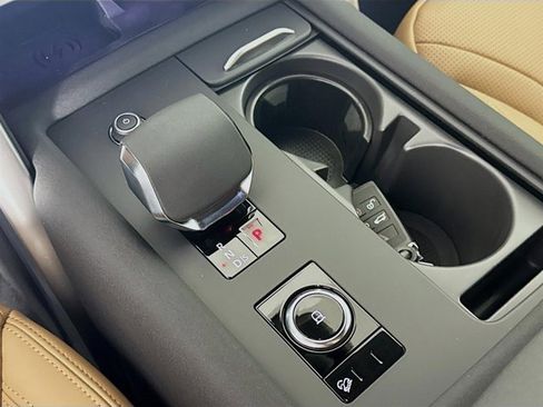 New 2025 Land Rover Discovery Dynamic SE image 19