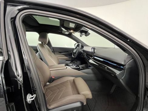 Certified 2025 BMW 530i xDrive image 25