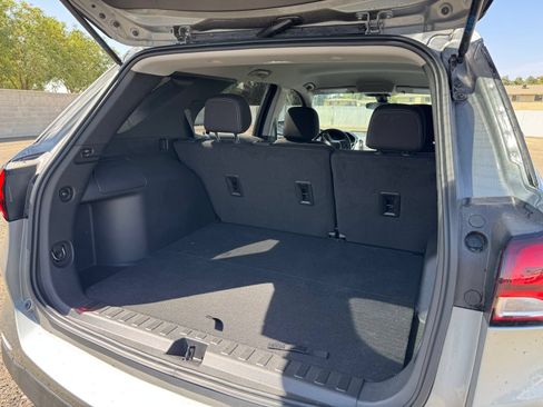 Used 2023 Chevrolet Equinox LS FWD image 5