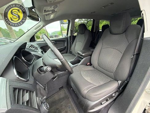 Used 2010 Chevrolet Traverse LT w/ Personal Connectivity Package FWD image 12