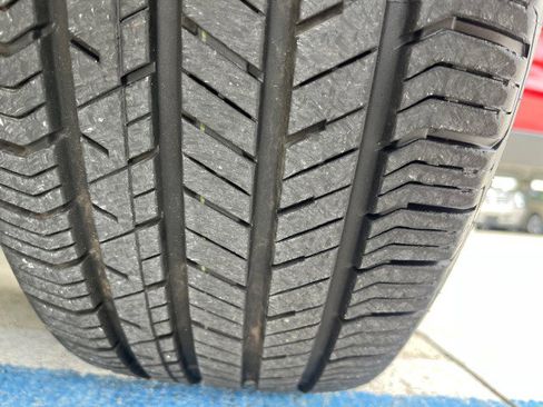 Used 2010 Cadillac SRX Luxury image 21