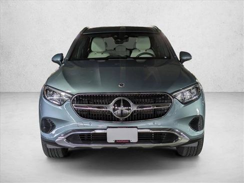 Certified 2025 Mercedes-Benz GLC 300 image 5