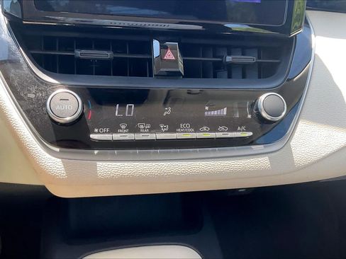 Used 2026 Toyota Corolla LE FWD image 29