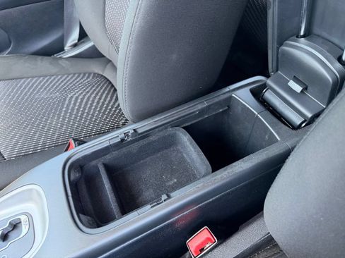 Used 2020 Dodge Journey SE w/ SE Popular Equipment Group FWD image 24