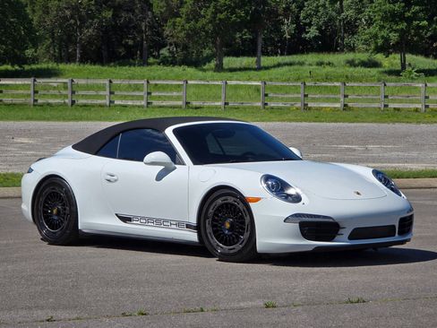 Used 2014 Porsche 911 Carrera 4 AWD/4WD image 17