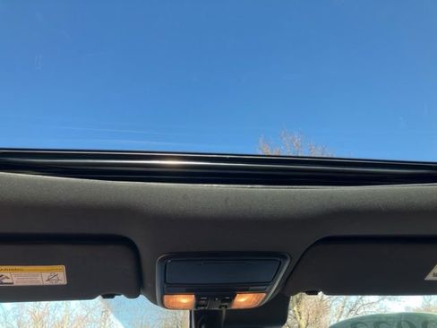 Used 2022 Honda Pilot TrailSport image 18