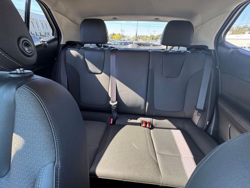 Used 2025 Buick Encore GX Preferred image 36