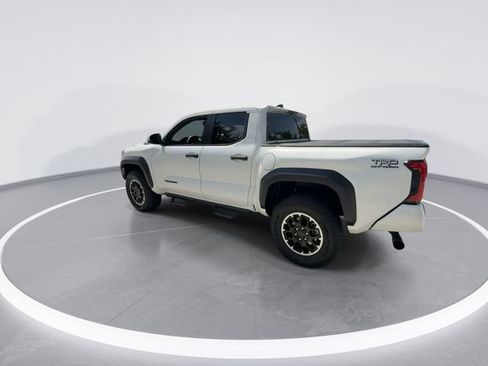 Used 2025 Toyota Tacoma TRD Off-Road AWD/4WD image 6