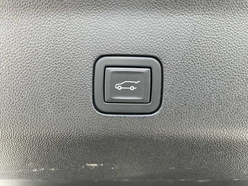 Used 2024 Cadillac Escalade V AWD/4WD image 12