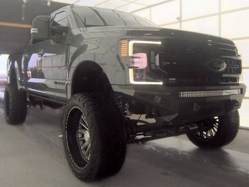 Used 2022 Ford F350 Lariat w/ Black Appearance Package AWD/4WD image 1