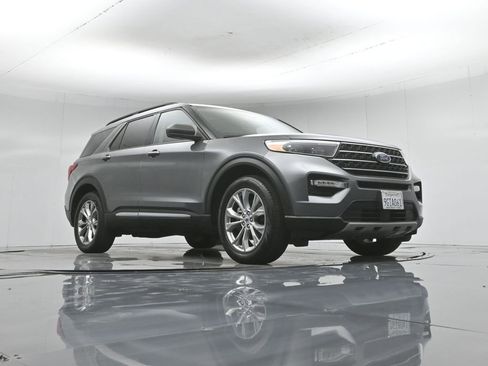 Certified 2023 Ford Explorer XLT w/ Equipment Group 202A RWD image 52