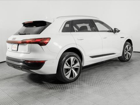 Used 2024 Audi Q8 e-tron Premium Plus w/ Premium Plus Package AWD/4WD image 8