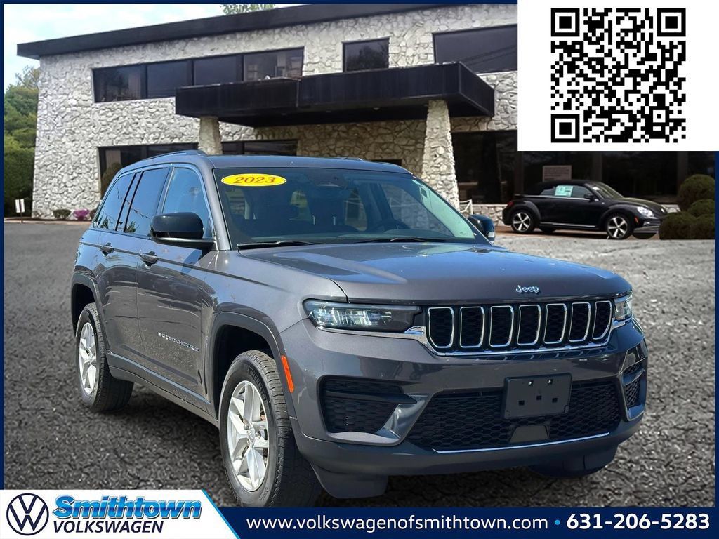 Used 2023 Jeep Grand Cherokee Laredo X w/ Luxury Tech Group I AWD/4WD image 1