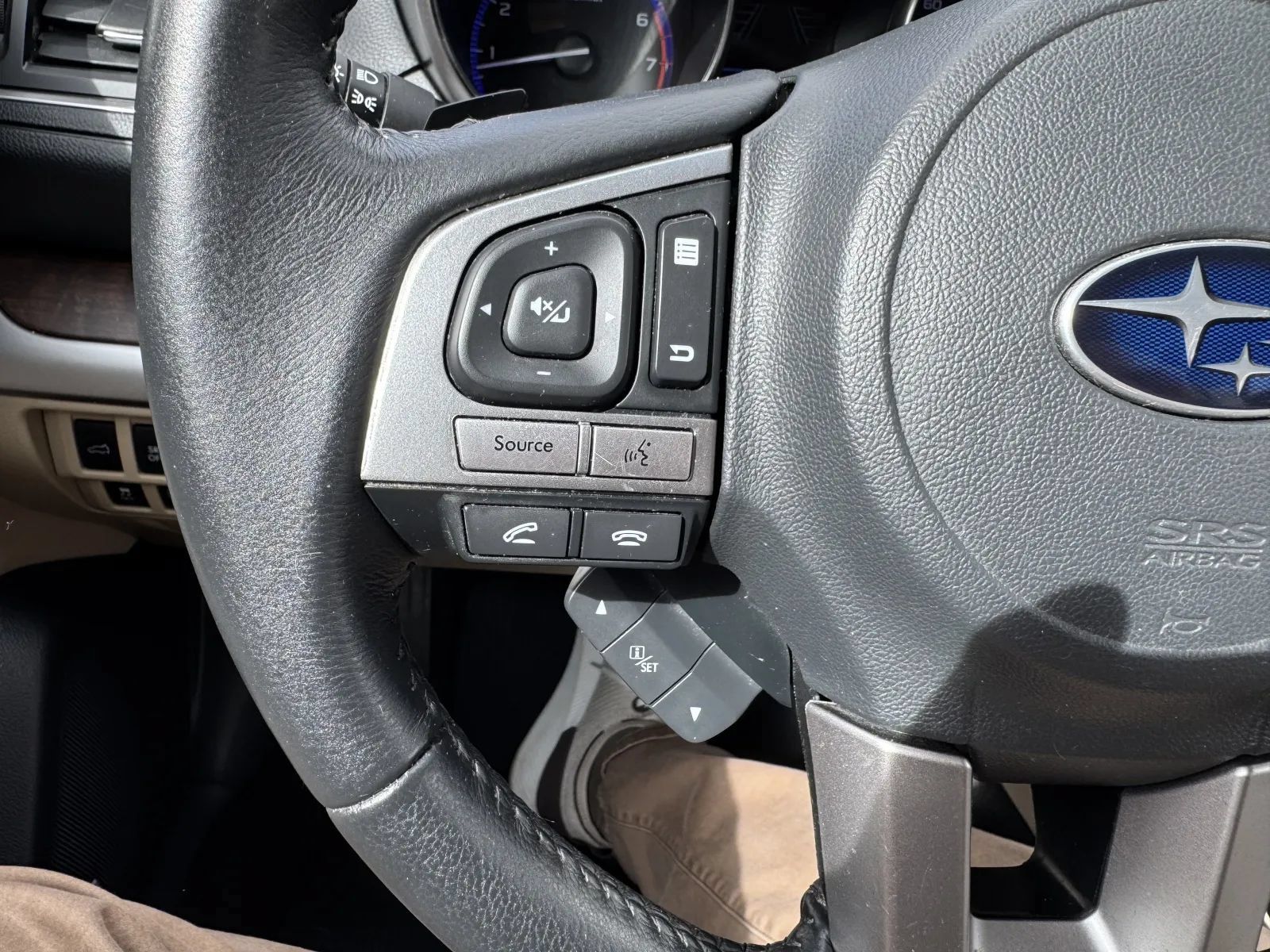 Used 2017 Subaru Outback 2.5i Limited AWD/4WD image 24