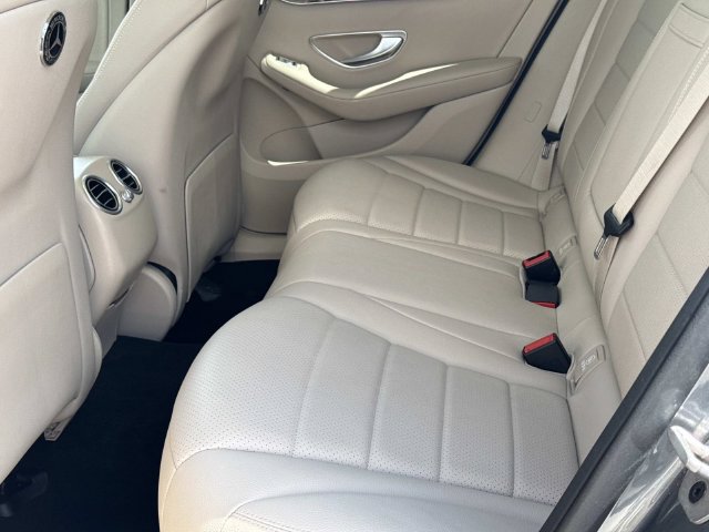 Used 2022 Mercedes-Benz GLC 300 image 14