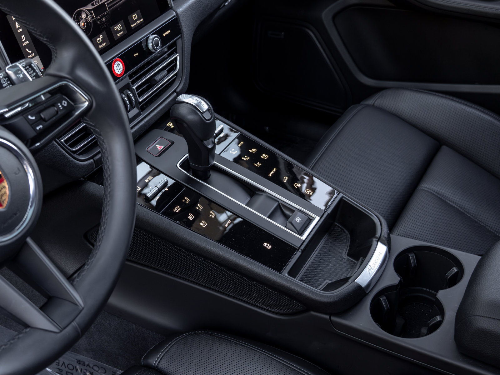 Certified 2026 Porsche Macan AWD/4WD image 38
