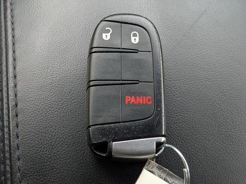 Used 2020 Dodge Durango SXT w/ 3rd Row Seating Group image 29